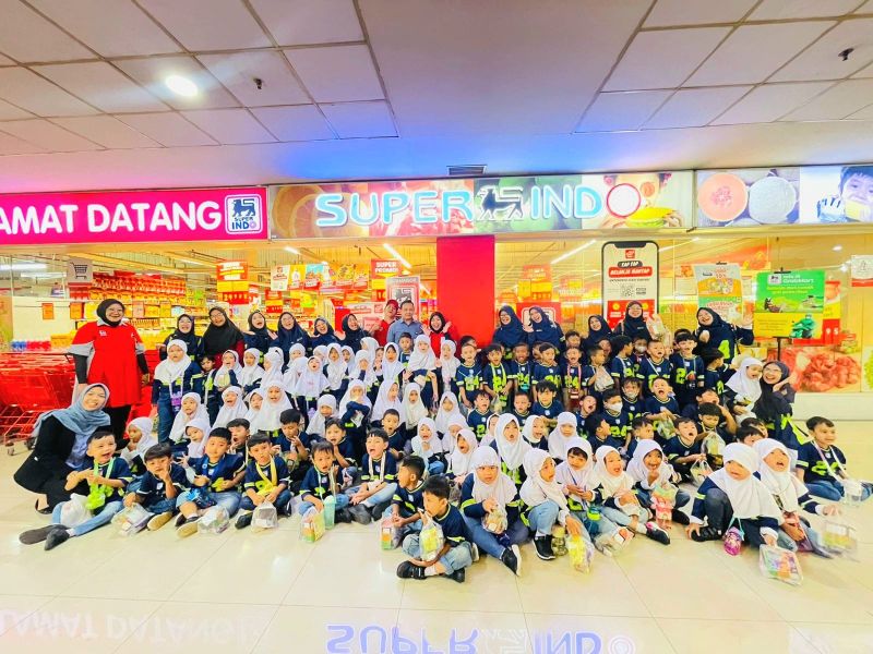 Direct Learning Experience Anak-anak PG-TK Darul Hikam 2: Menerapkan Adab-adab Islam Di Fasilitas Umum